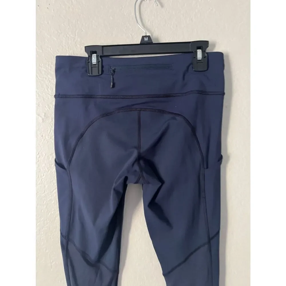 Like New! Lululemon Athletica Navy Leggings in Size 6